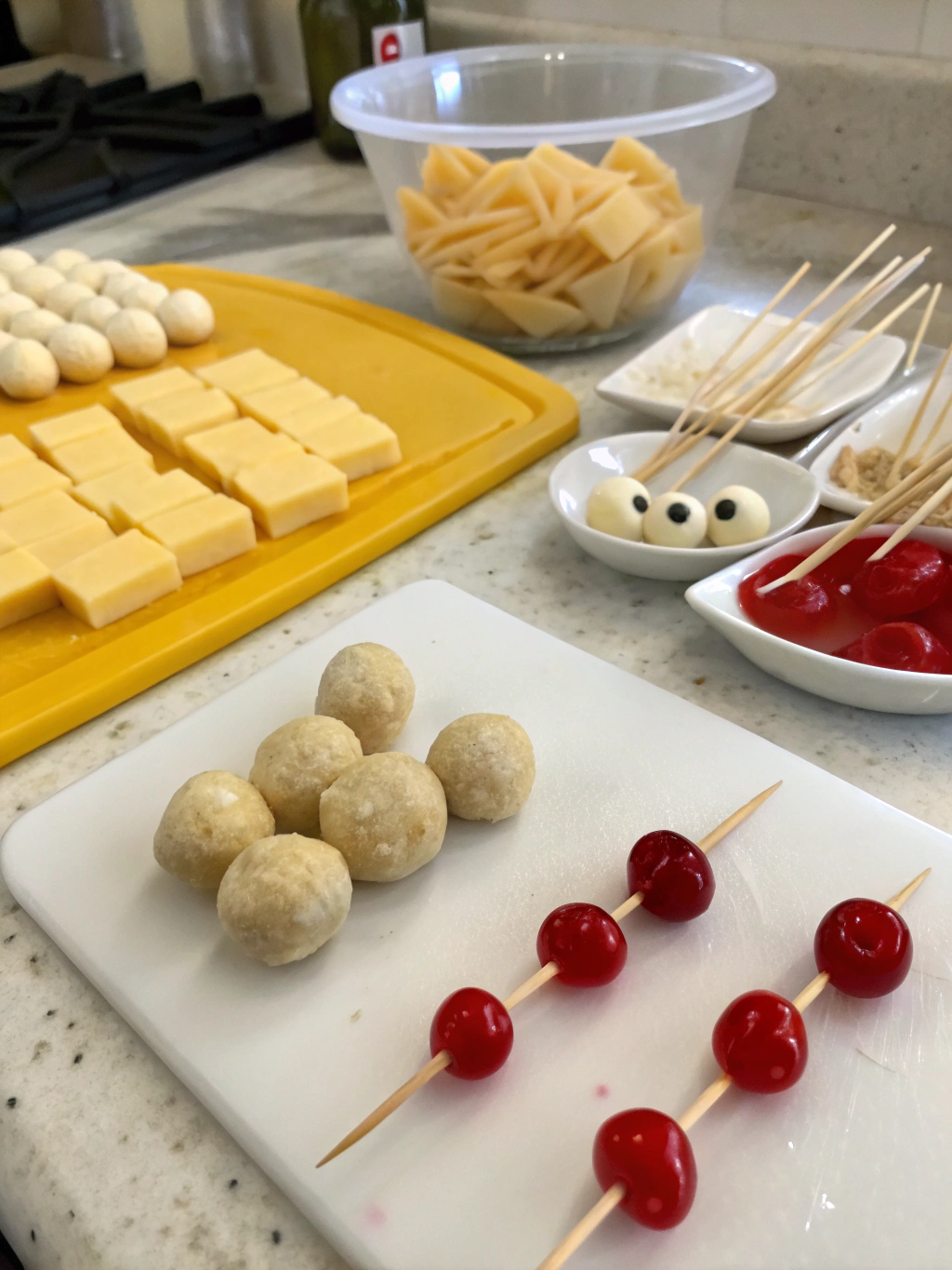 Eyeball Mozzarella Bites ingredients