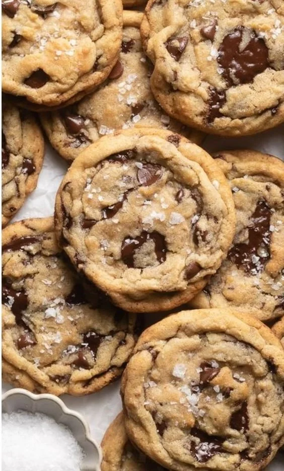 Delicious brown butter chocolate chip cookies on a cooling rack