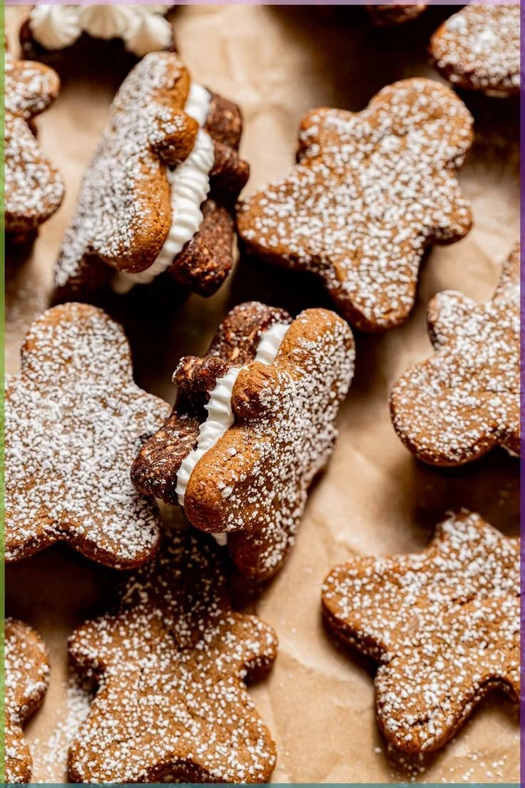 Delicious gingerbread sandwich cookies with creamy filling