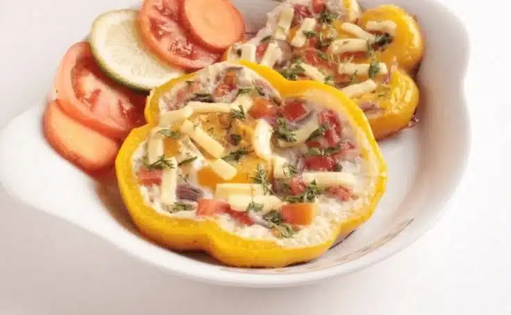Colorful bell pepper egg rings cooked to perfection for a healthy breakfast.