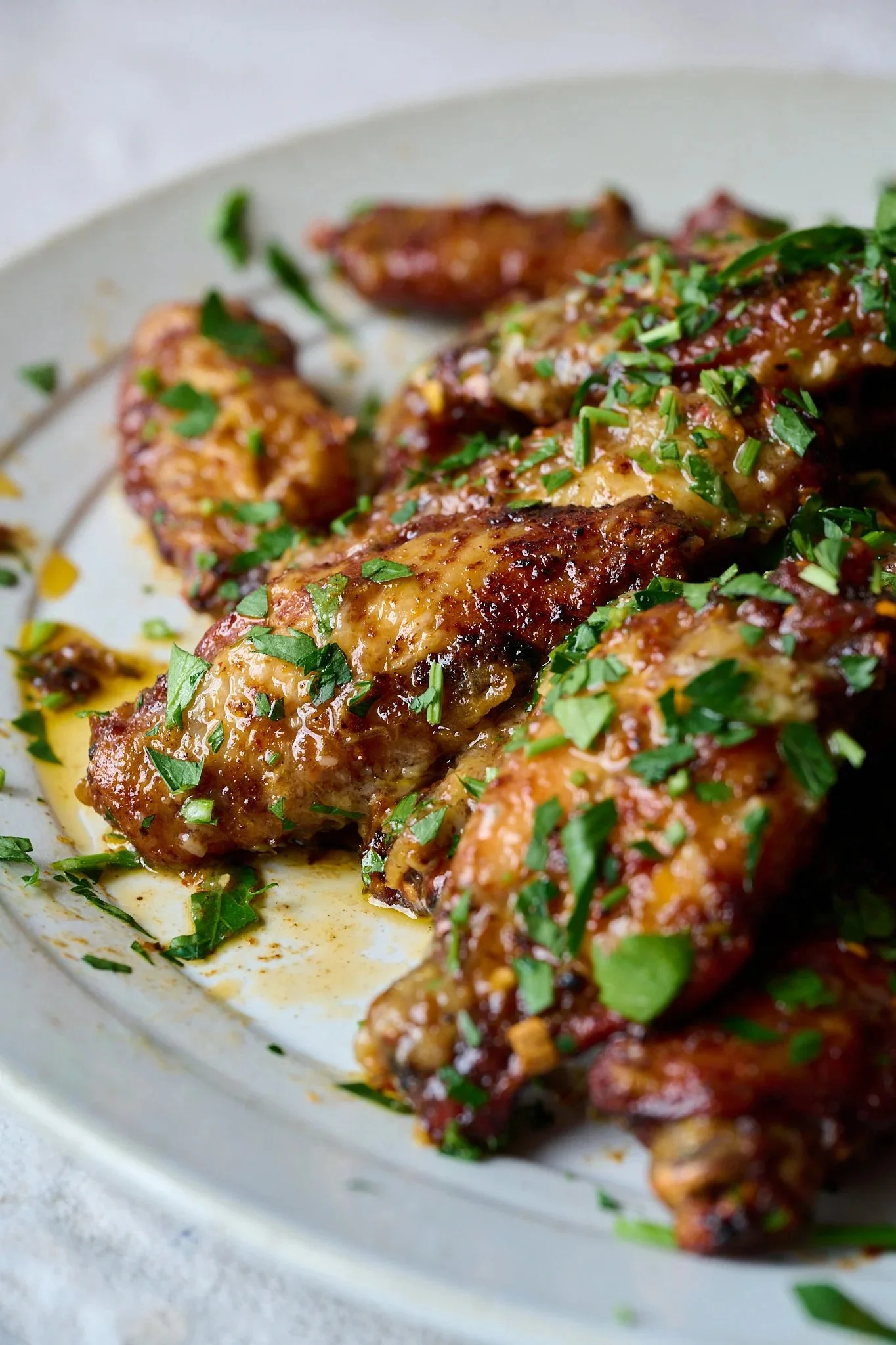 Oven Baked Crispy Chicken Wings with Lemon & Garlic Sauce
