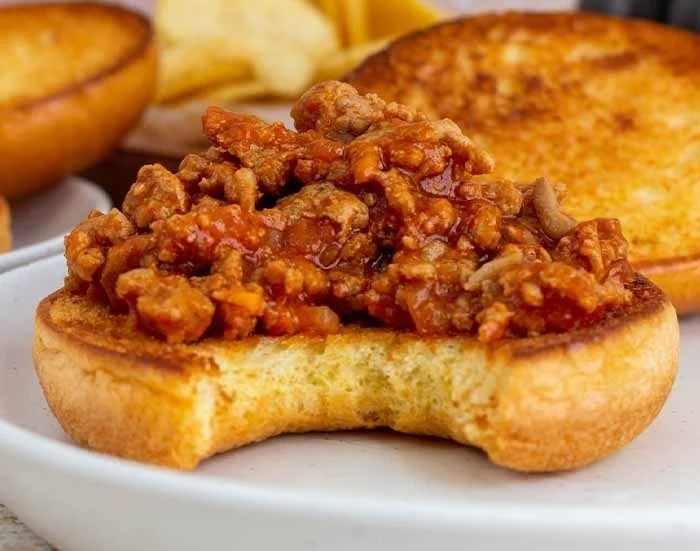 Compelling title, Juicy Turkey Sloppy Joes for Quick Weeknight Dinners